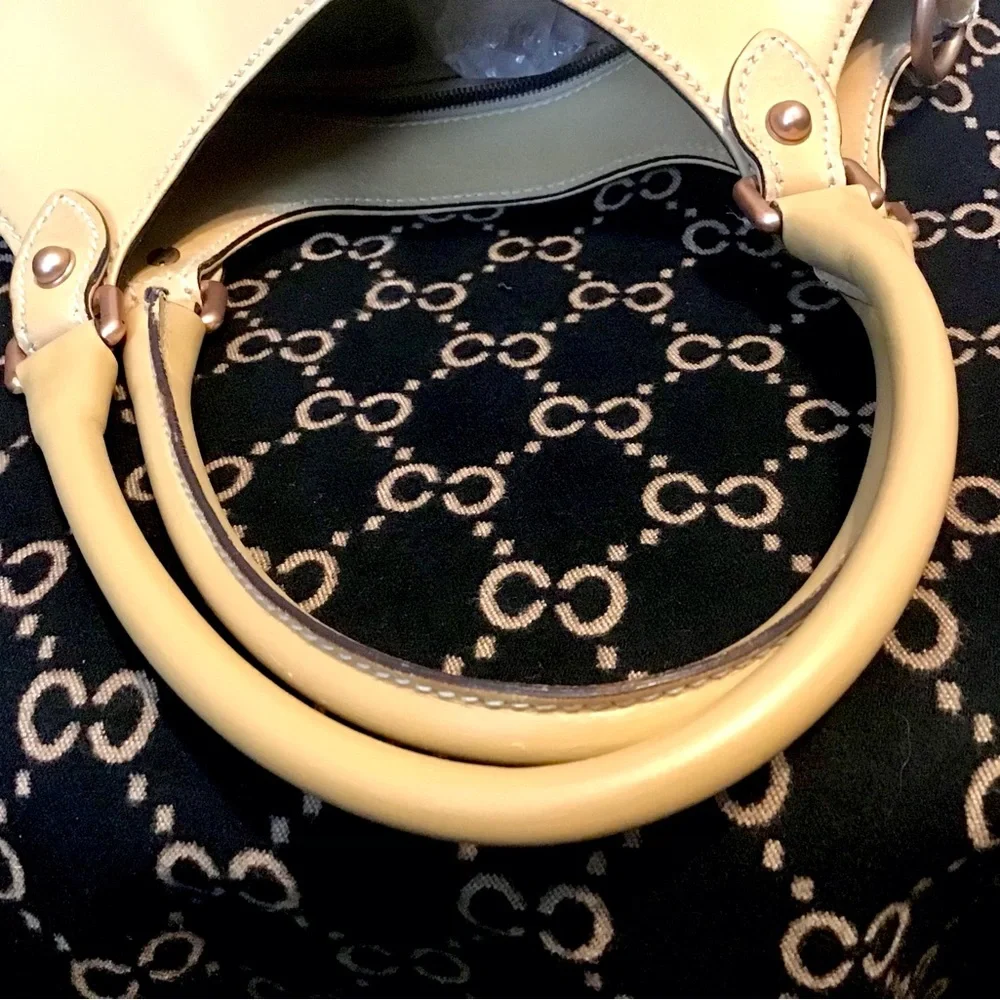 Gucci Bags - Picture 7 of 16